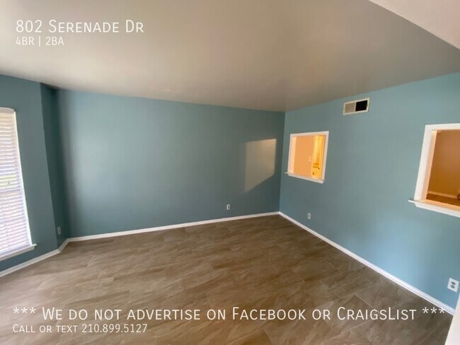 Building Photo - 802 Serenade Dr