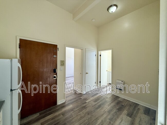 Building Photo - 2315 Mission St