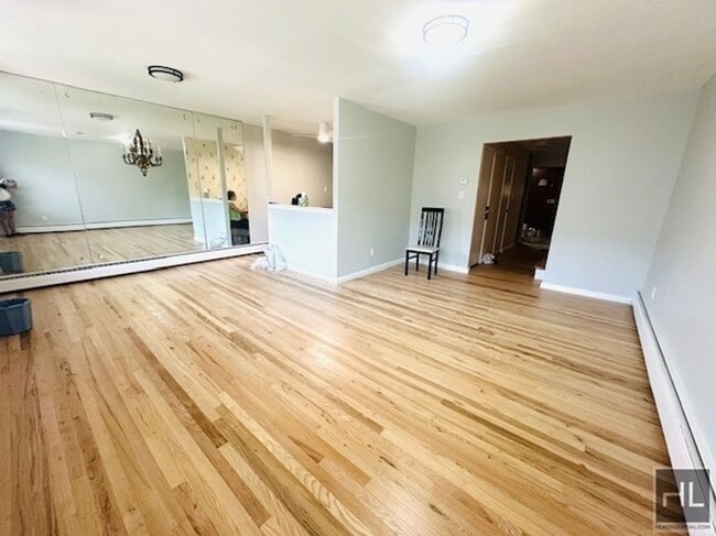 Building Photo - South Canarsie 4 Bed/2.5 Bath Beautiful Ho...