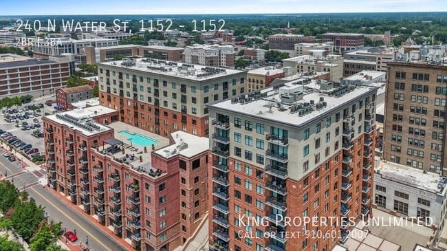 Foto del edificio - 240 N Water St