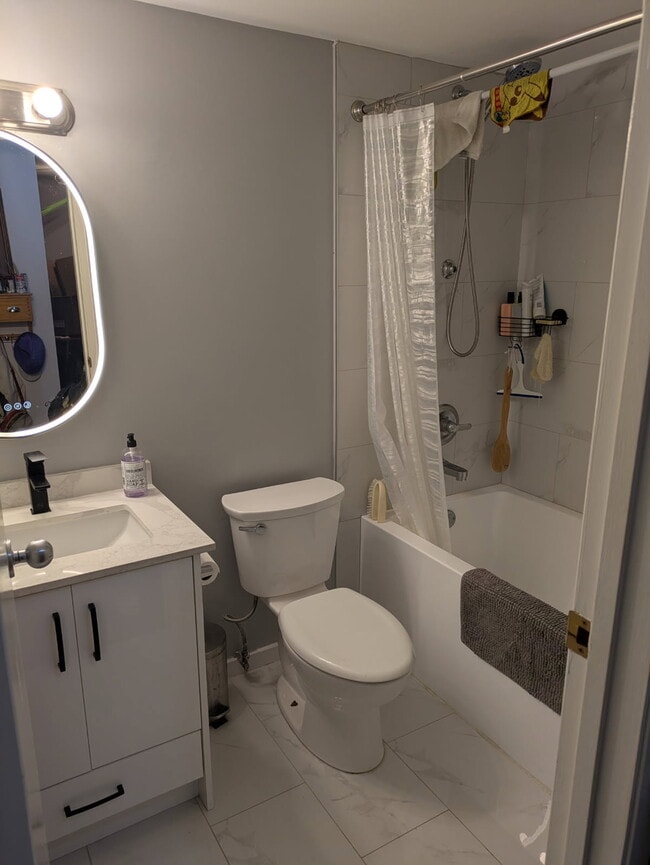 Photo du bâtiment - 570 8th Av E