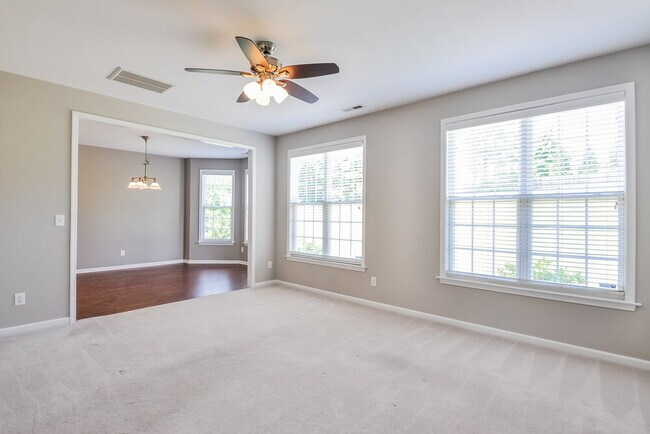 Building Photo - 353 Collinsworth Dr