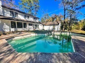 Building Photo - 6123 Northway Dr