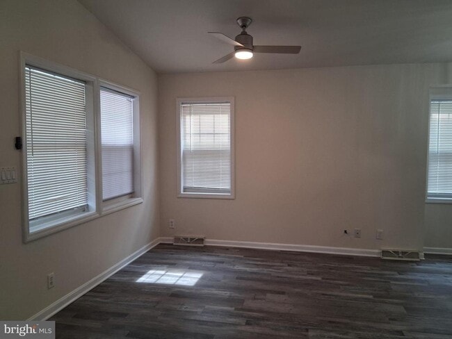 Building Photo - 7300 Willow Glen Way