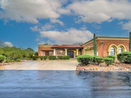 Building Photo - 4130 E Pontatoc Canyon Dr