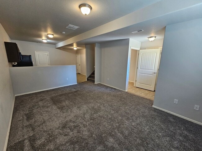 Building Photo - 3 Bed 3 bath Town Home in 80910!