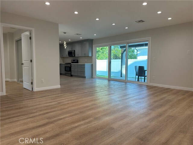 Foto del edificio - 22700 Criswell St