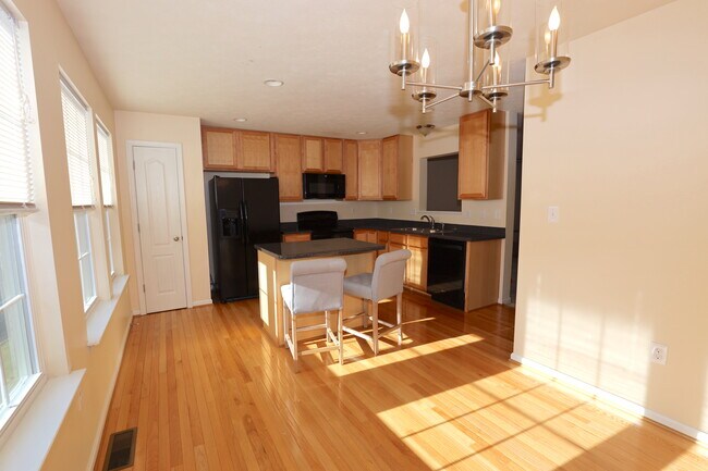 Building Photo - 243 Raven Run