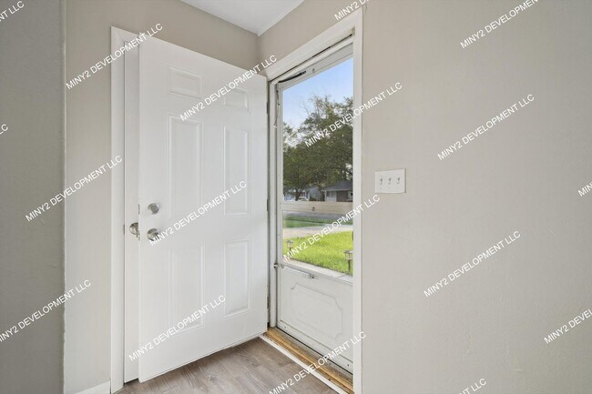 Foto del edificio - Completely Updated 3-Bedroom, 1-Bath Ranch...
