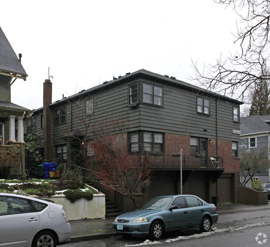Foto del edificio - Dixie Jeanne Condominiums