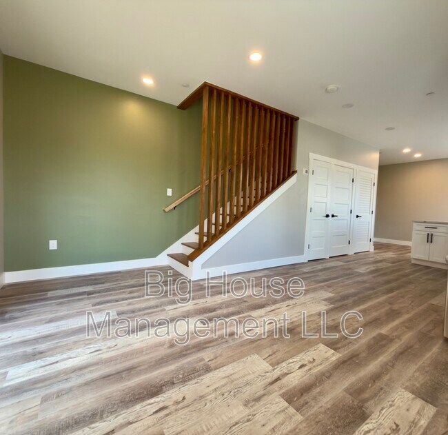 Photo - 247 Farragut St NW House