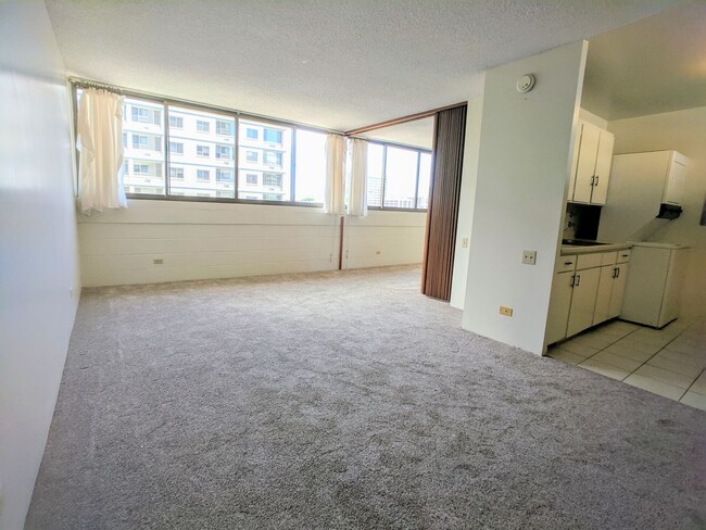 Building Photo - One Bed One Bath One Parking Makiki Close ...