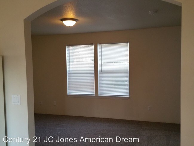 Foto del edificio - 930 SW Bridge St