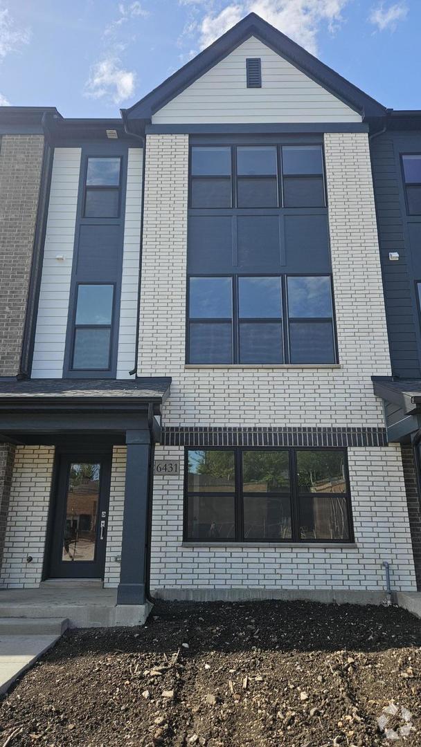 Building Photo - 6431 Main St