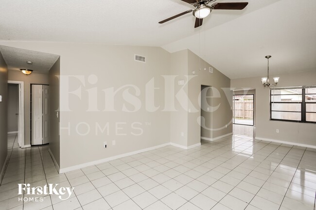 Foto del edificio - 4610 SW 143rd Ct W