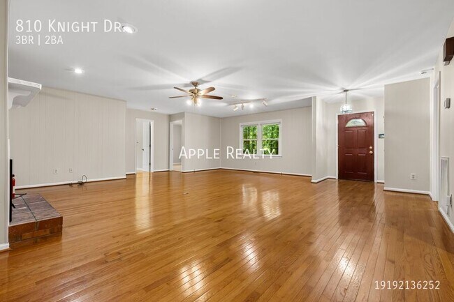 Foto del edificio - 810 Knight Dr