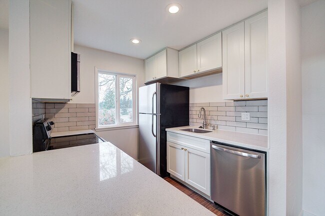 Building Photo - 2bd/1ba Kirkland Condo