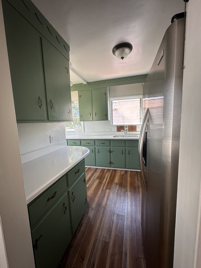 Building Photo - 325 San Clemente St