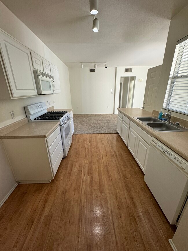 Foto del edificio - 20000 Plum Canyon Rd