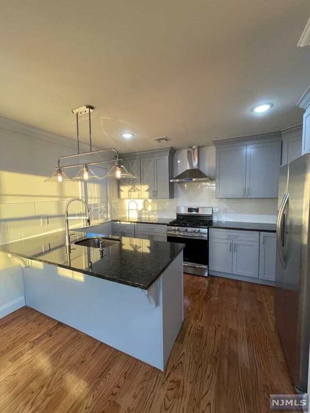 Foto del edificio - 40-42 Schuyler Ave