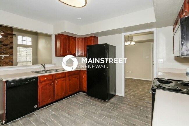 Building Photo - 3 Bedroom Pet-Friendly Home in The Colony, TX with Main Street Renewal