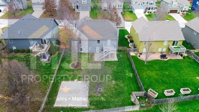 Building Photo - Beautiful 4 Bedroom / 3 Bath Home in Olathe