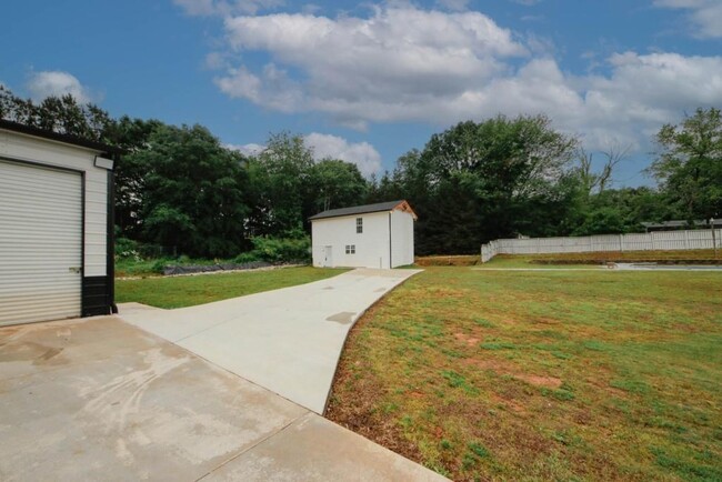 Building Photo - 6157 Orville Dr