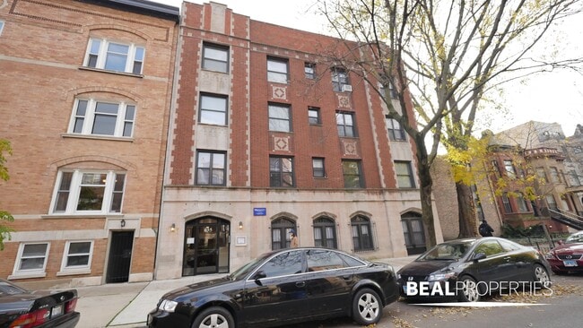 Building Photo - 635 W Barry Ave
