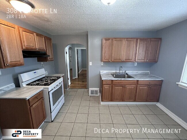 Building Photo - 308 La Motte Ln