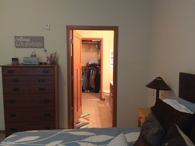 Building Photo - 652 Bear Claw Way