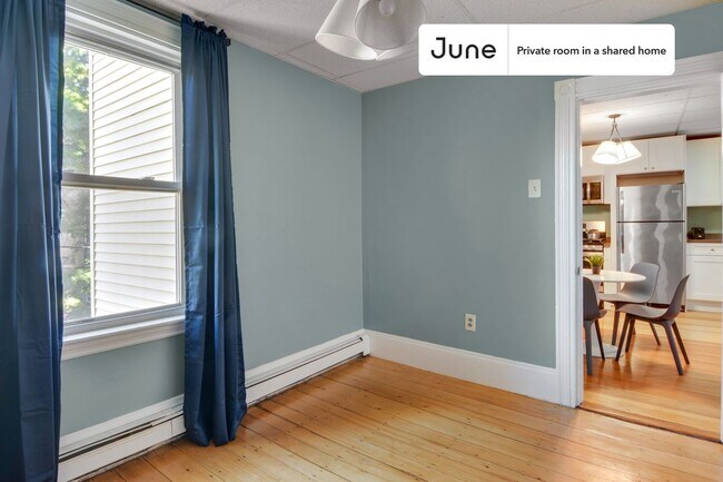 Foto del edificio - Room in Shared 4 bed/1 bath home in Polish Triangle
