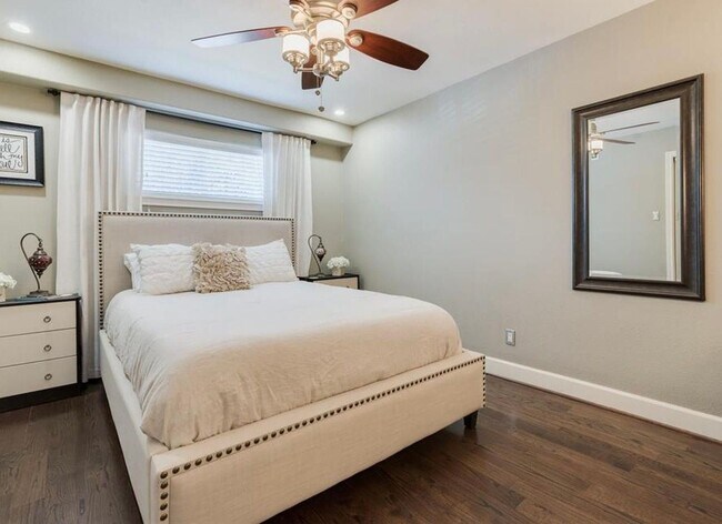 Foto del edificio - 1449 Heights Blvd