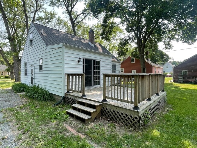 Building Photo - 3 bedroom 2 bath home