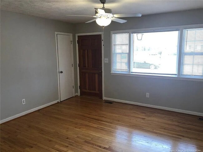 Building Photo - 1422 Milton St