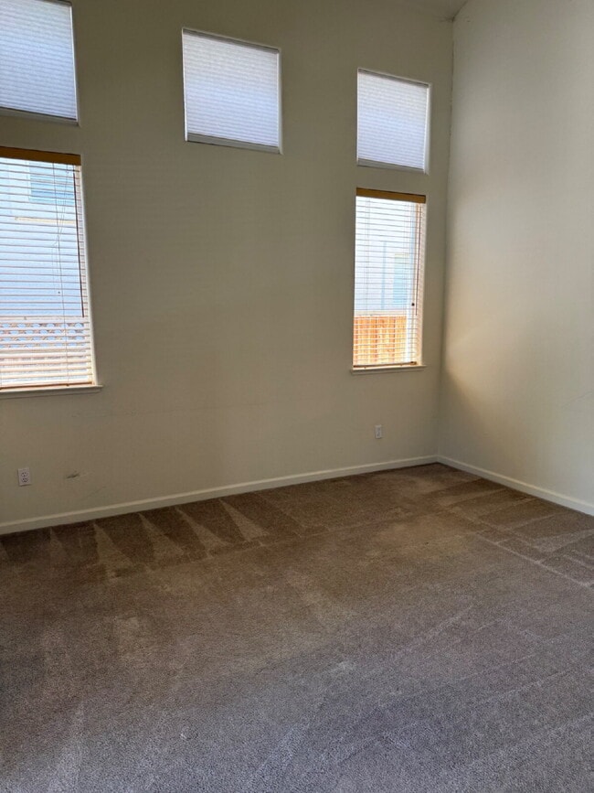 Building Photo - Beautiful 3 Bedroom, 2.5 Bathroom Home in Prime Pleasanton