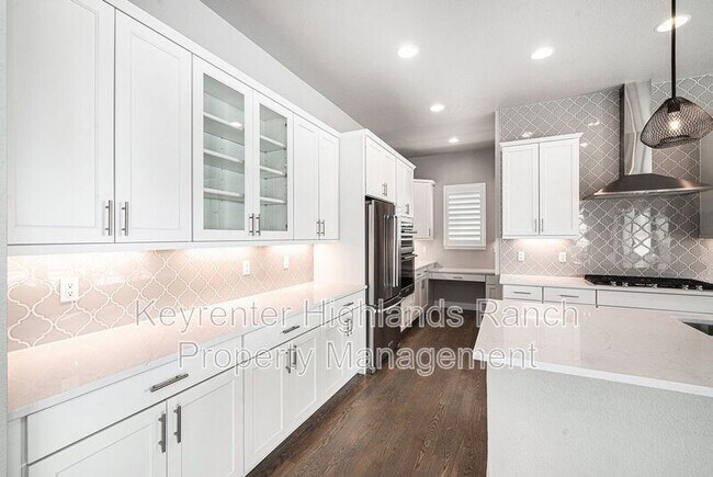 Building Photo - 533 Red Thistle Dr
