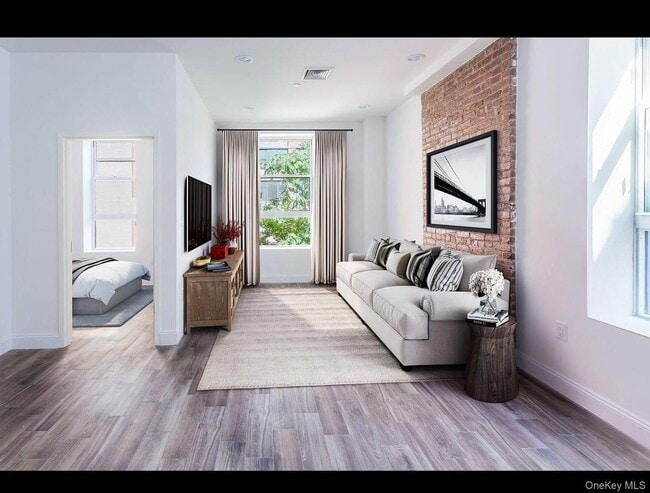 Building Photo - 1062 Clay Ave