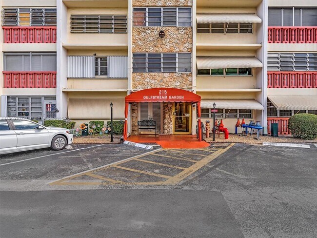 Foto del edificio - 215 SE 3rd Ave