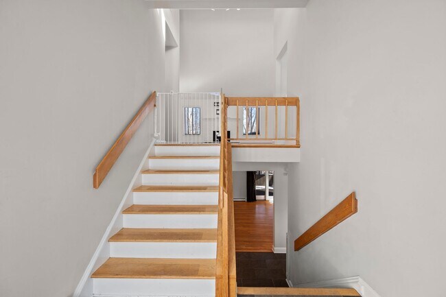 Building Photo - 4-bedroom 2.5-bath home in Cortlandt Manor