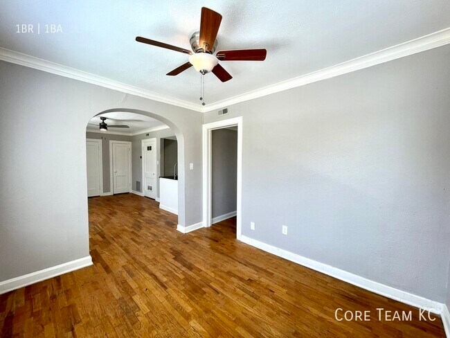 Foto del edificio - 1114 W 45th St