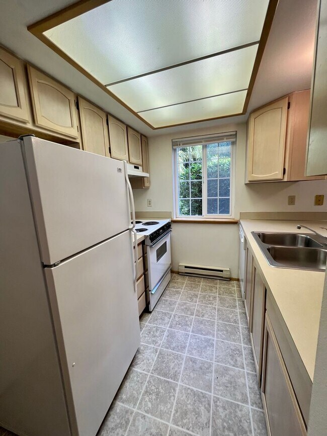 Foto del edificio - 1393 Bradley Ln