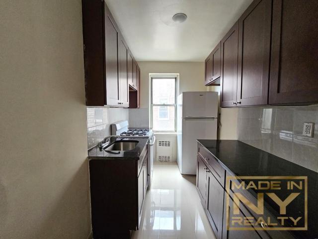 Building Photo - 2 bedroom in KEW GARDENS NY 11415