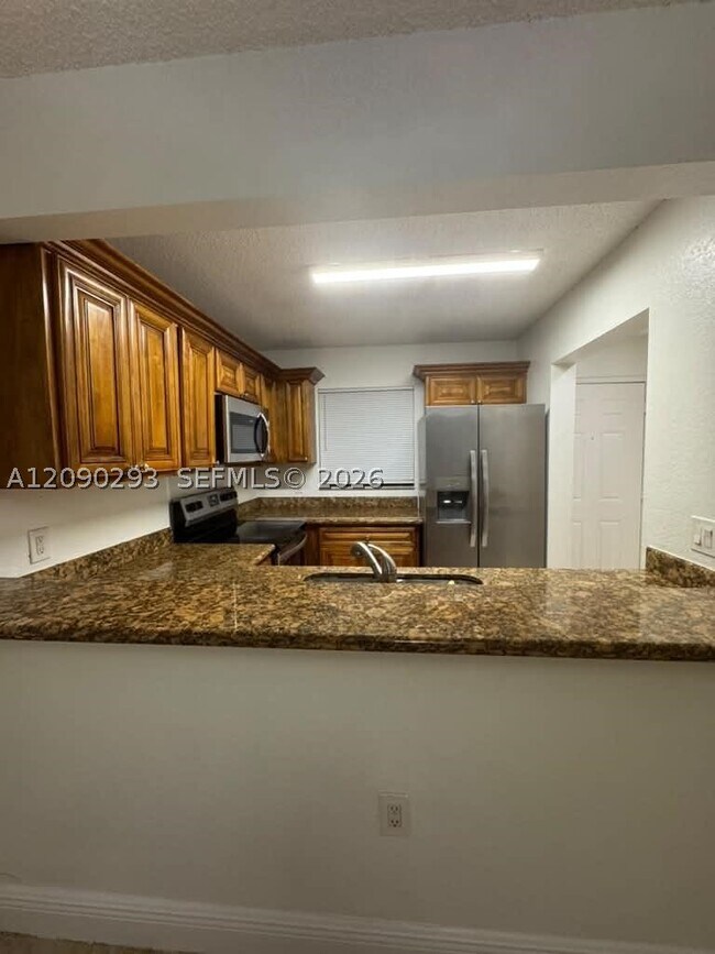 Building Photo - 1566 Lake Crystal Dr