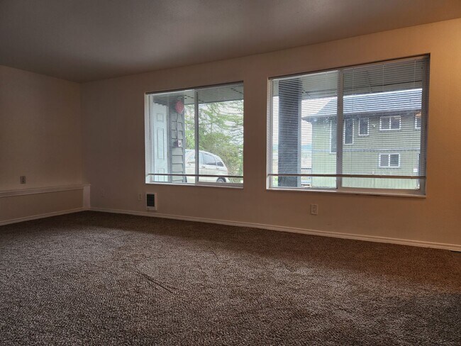 Foto del edificio - 9717 Danwood Ln NW