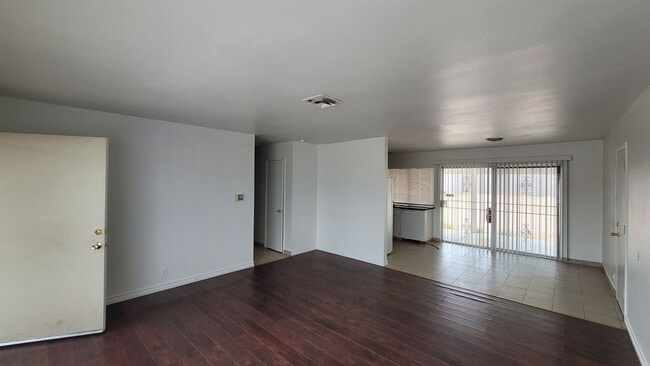 Building Photo - 3 br, 2 bath House - 3031 Edmond St.