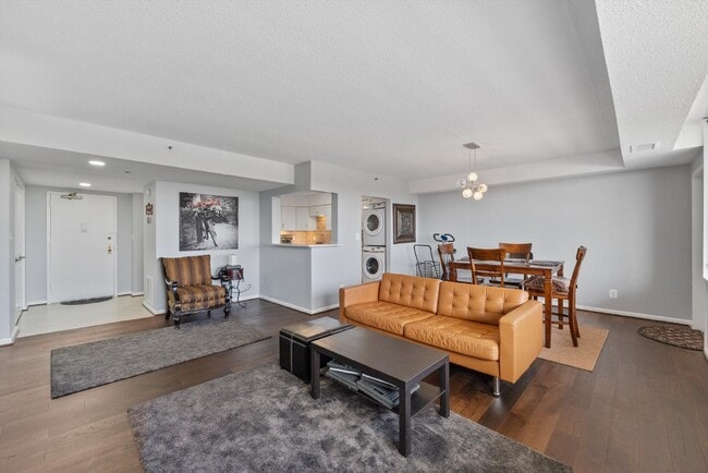 Building Photo - 3713 S George Mason Dr