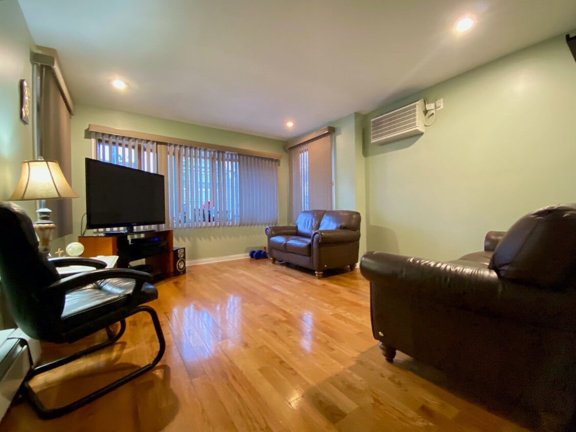 Primary Photo - 82-64 88th Ln