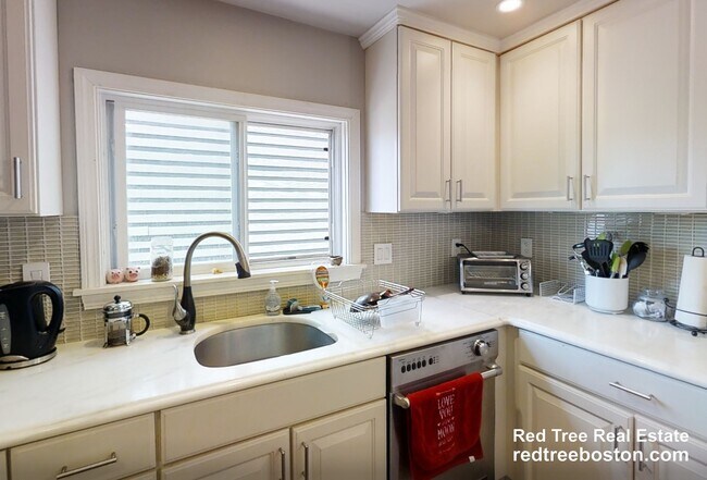 Foto del edificio - 329 W 4th St