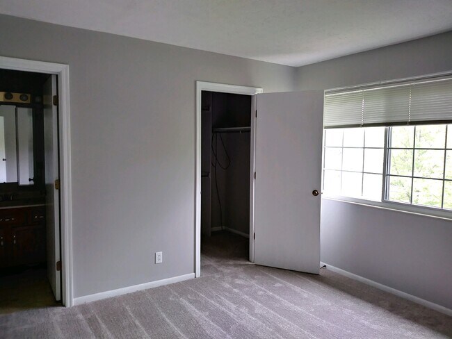Building Photo - 6330 Gale Ct