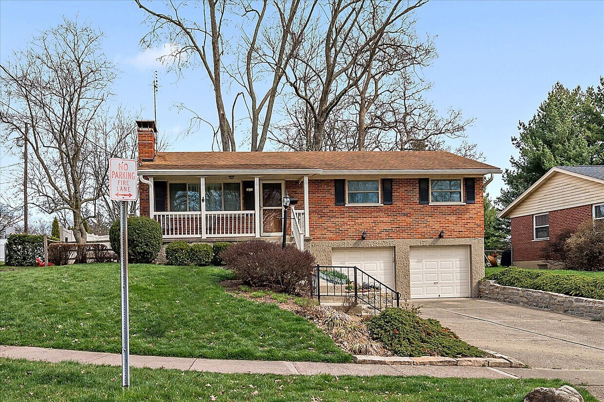 8872 Cynthia Ct, Blue Ash, OH 45242 House Rental in Blue Ash, OH